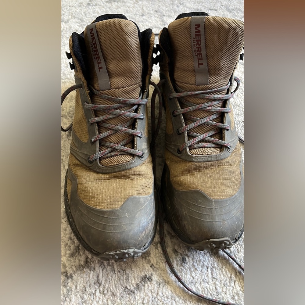 Men’s Size 10.5 Merrell Hiking Boots - Waterproof